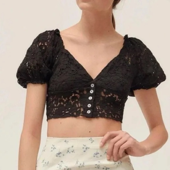 Urban Outfitters - Lace Crop Top - Picture 1 of 6